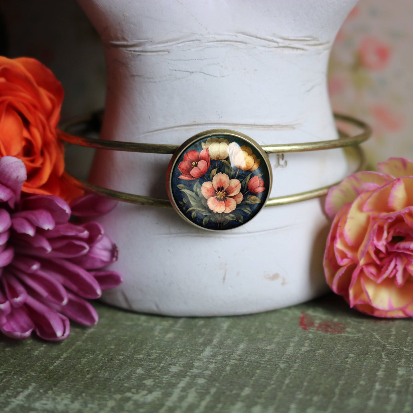 Moody Tulip Flowers Cuff Bracelet - Bronze and Glass Cabochon - Spring