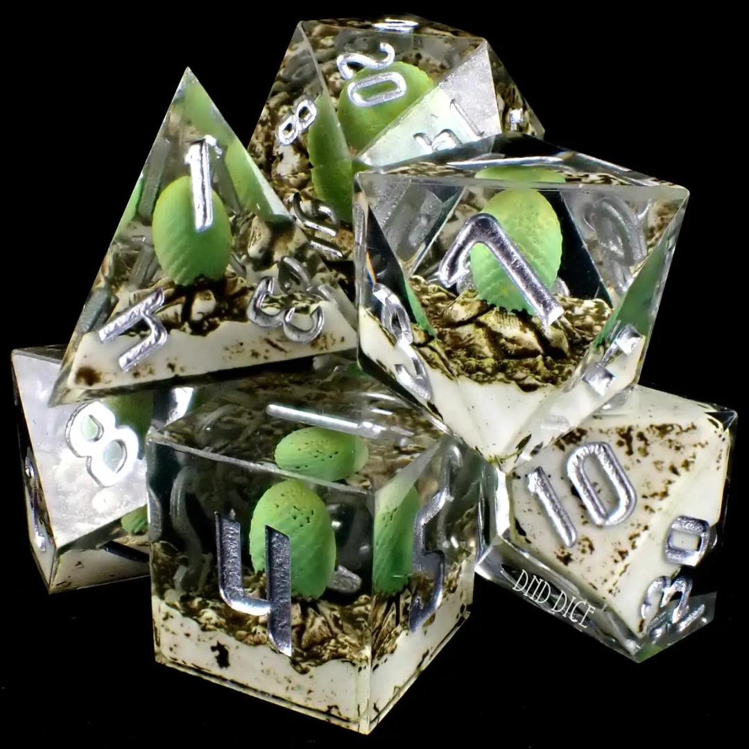 Dice Set - Dragon's Nest - Handmade - Dungeons and Dragons - RPG
