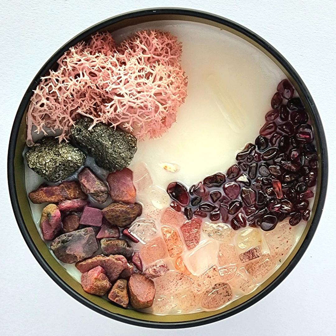 Beating Heart - Black Pepper and Vanilla Buttercream Scented - 8oz Soy Crystal Candle