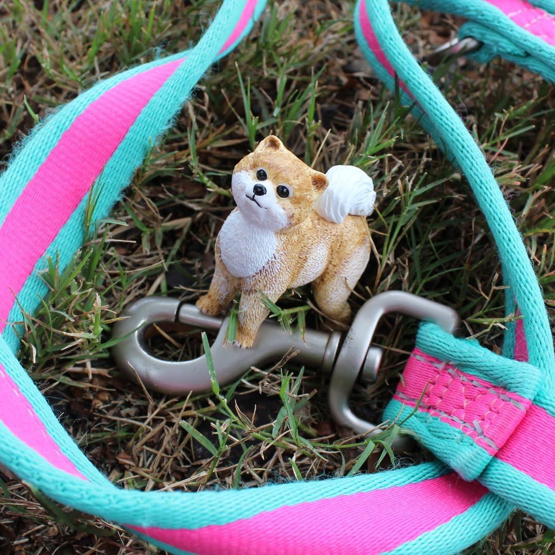 Pomeranian Dog Figure - Hand Painted & Collectible Toy - Safari Ltd 100711