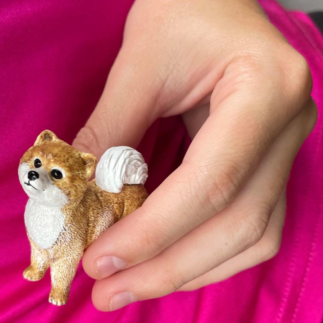 Pomeranian Dog Figure - Hand Painted & Collectible Toy - Safari Ltd 100711