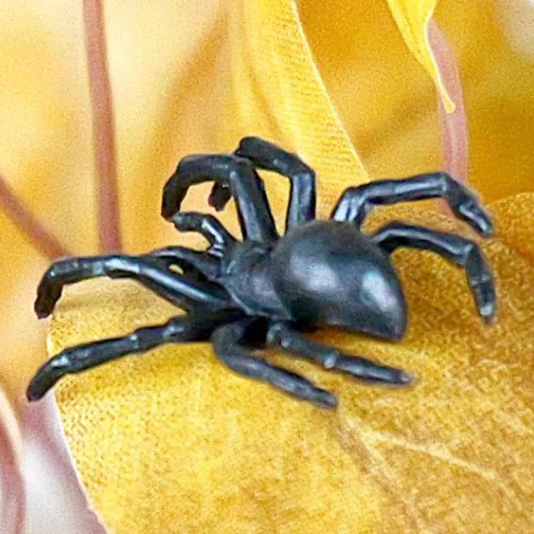 Black Widow Spider Good Luck Minis Figure - Hand Painted & Collectible Miniature Figurine - Safari Ltd
