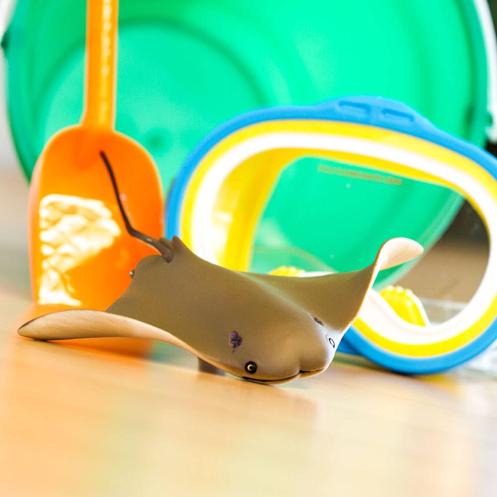Cownose Ray Figure - Hand Painted & Collectible Toy - Safari Ltd 161305