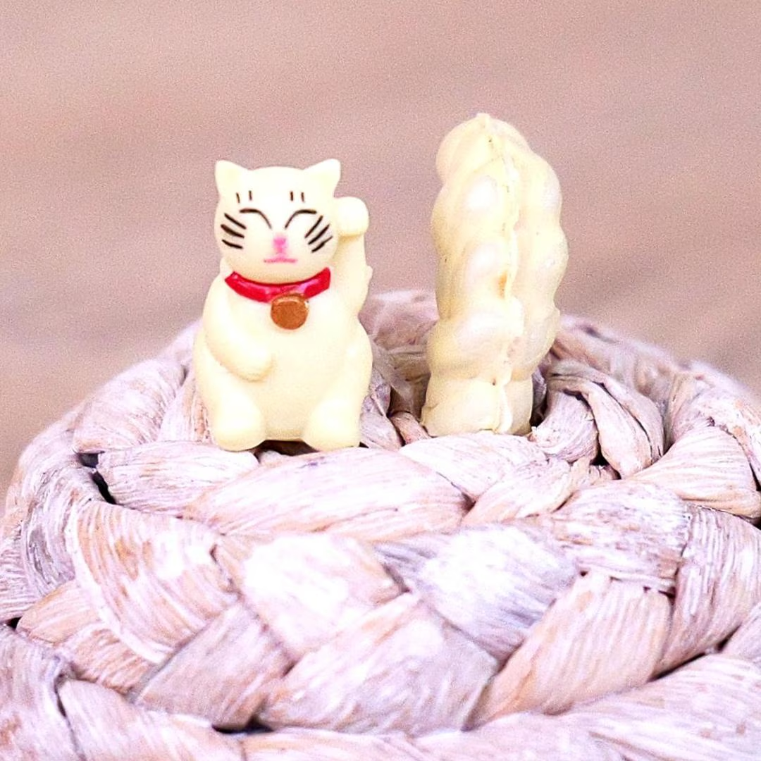 Good Luck Cat Minis Figure - Hand Painted & Collectible Miniature Figurine - Safari Ltd