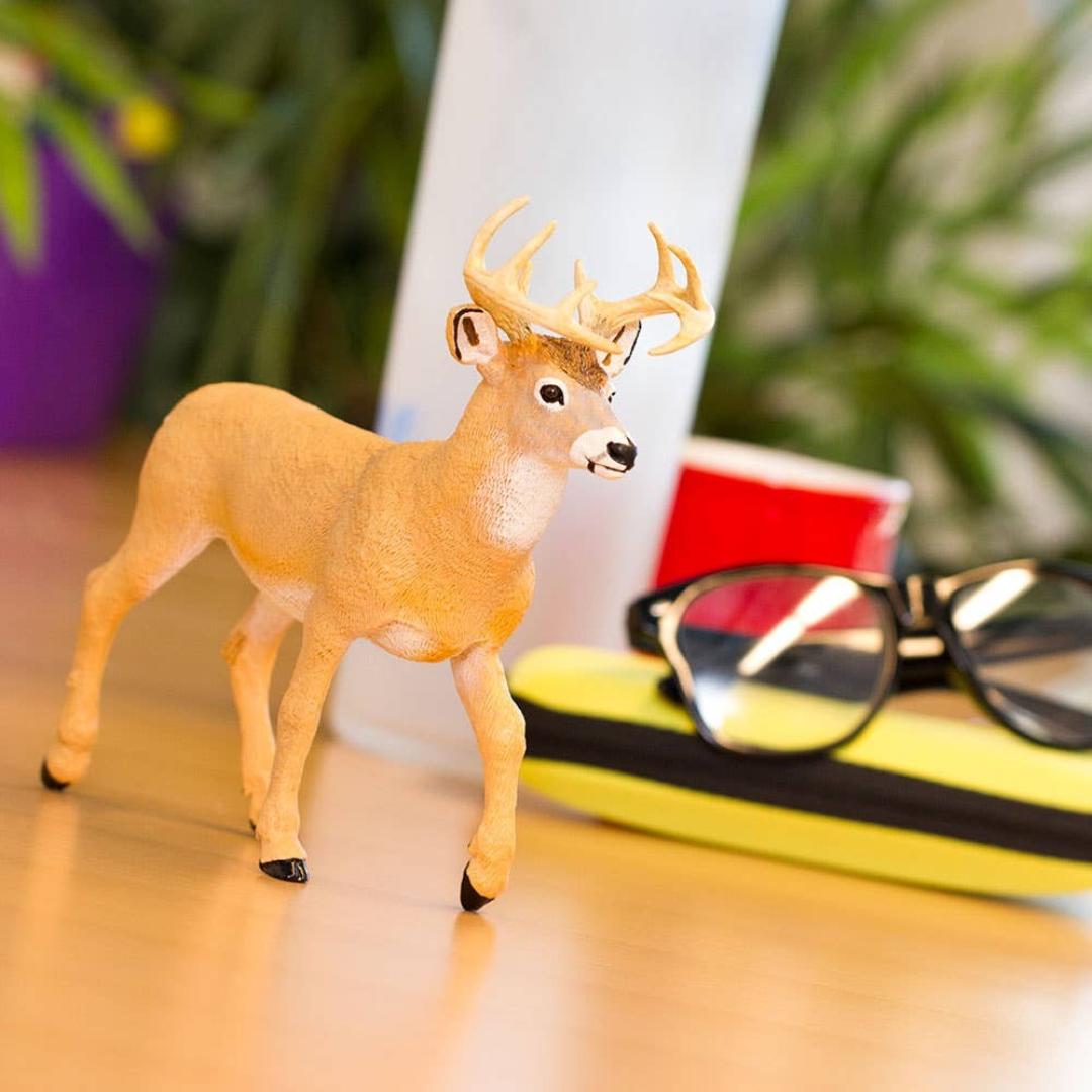 Whitetail Buck 6 inch Figure - Hand Painted & Collectible Toy - Safari Ltd 113589