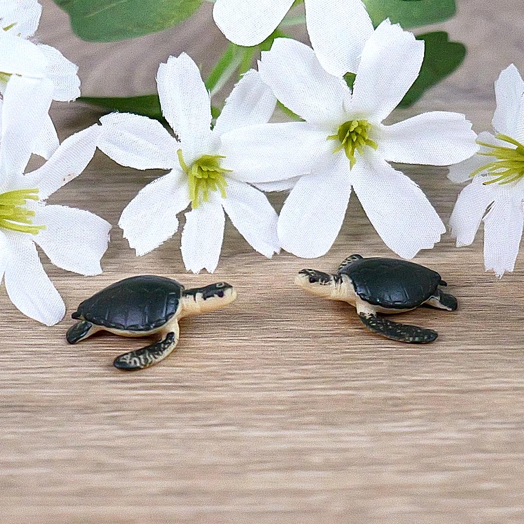 Adult Sea Turtle Good Luck Minis Figure - Hand Painted & Collectible Sea Turtle - Safari Ltd