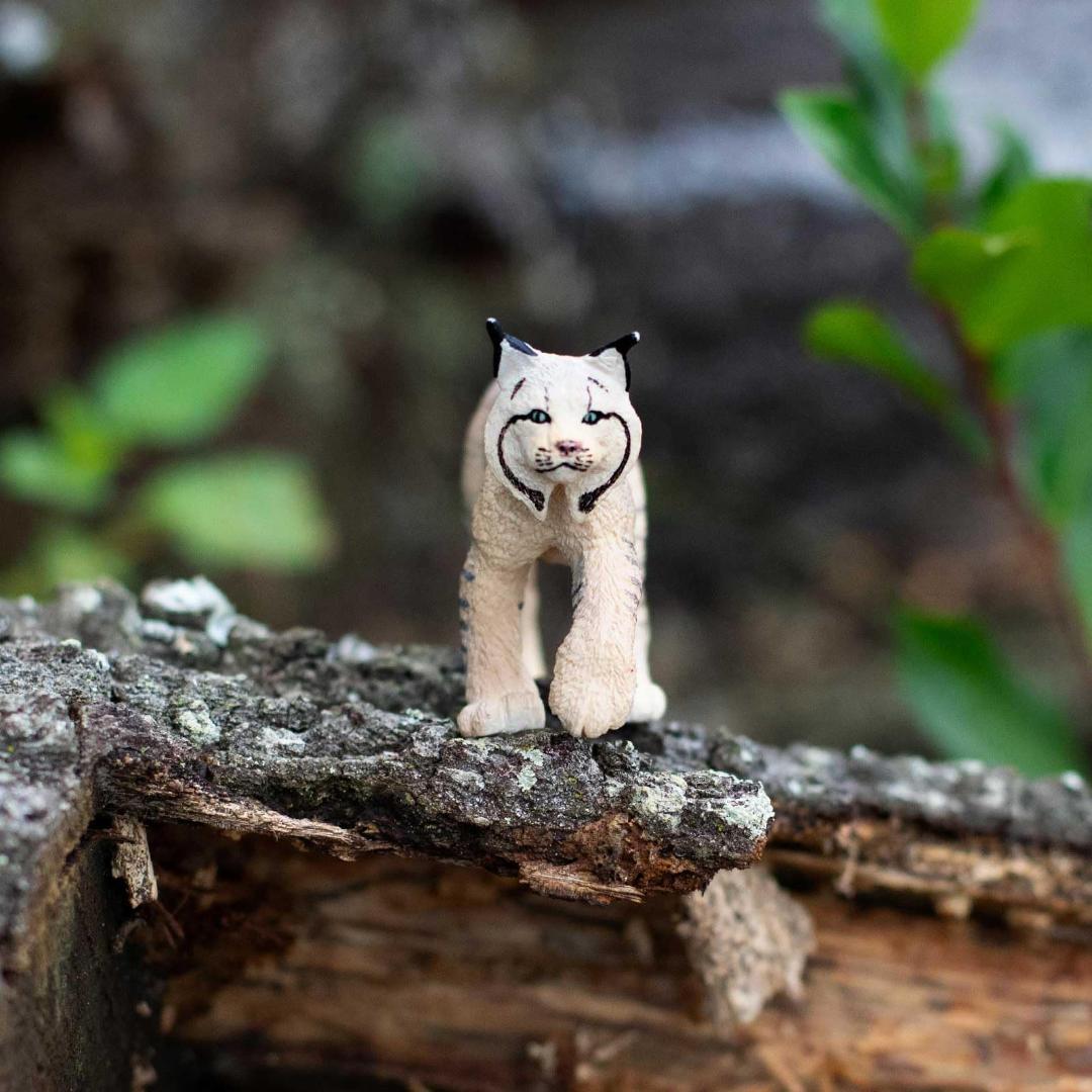 Lynx Figurine - Hand Painted Big Cat Wild Animal Toy Figure - Safari Ltd 181829