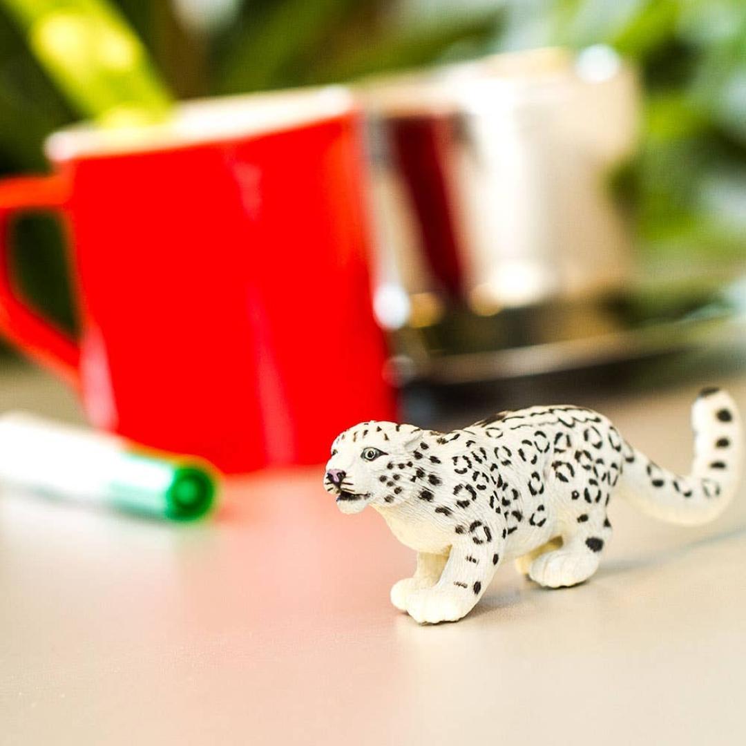 Snow Leopard Figurine - Hand Painted Wild Animal Toy Figure - Safari Ltd 237529
